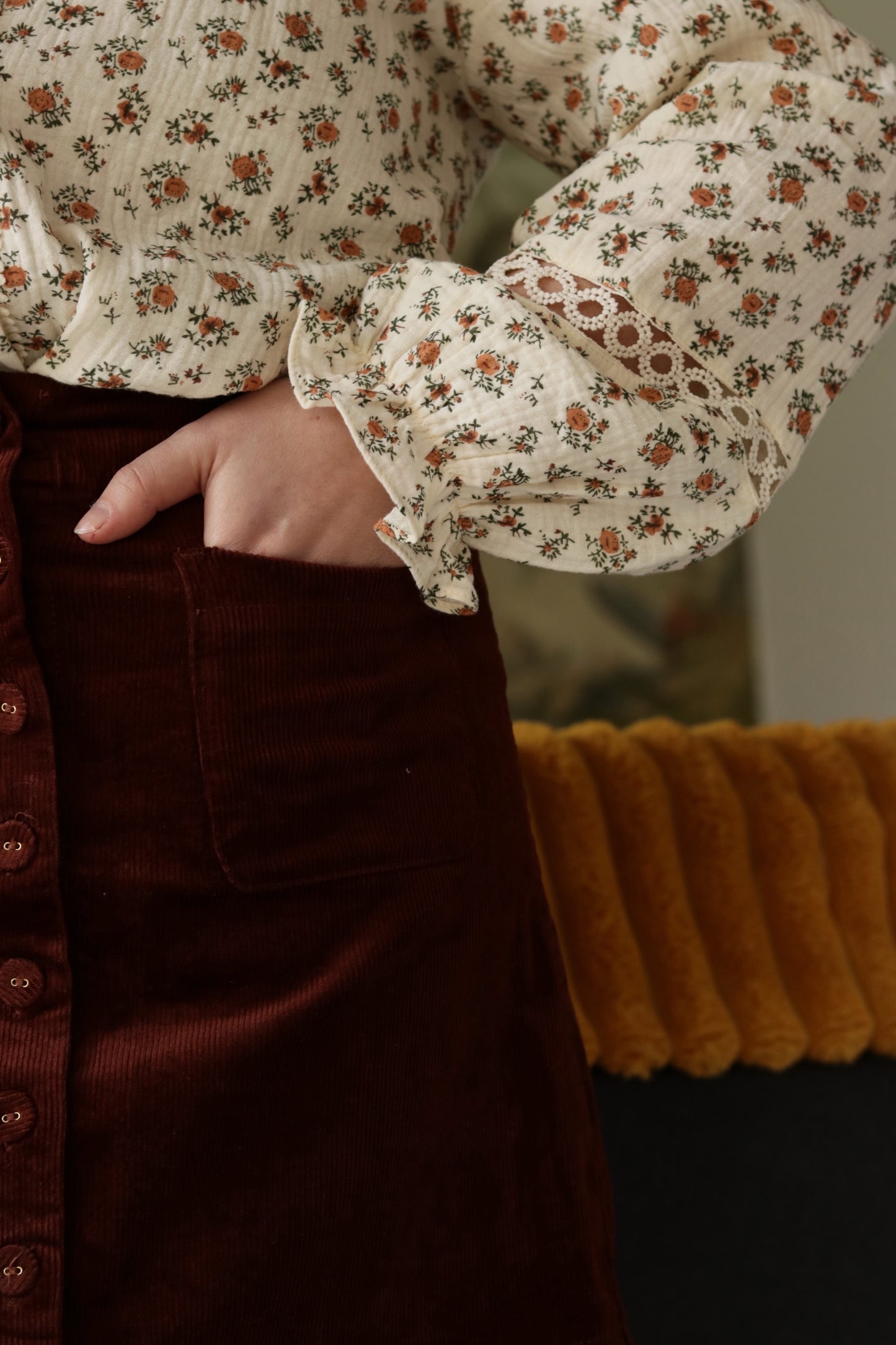 Blouses Doura écrue à fleurs camel 100% coton