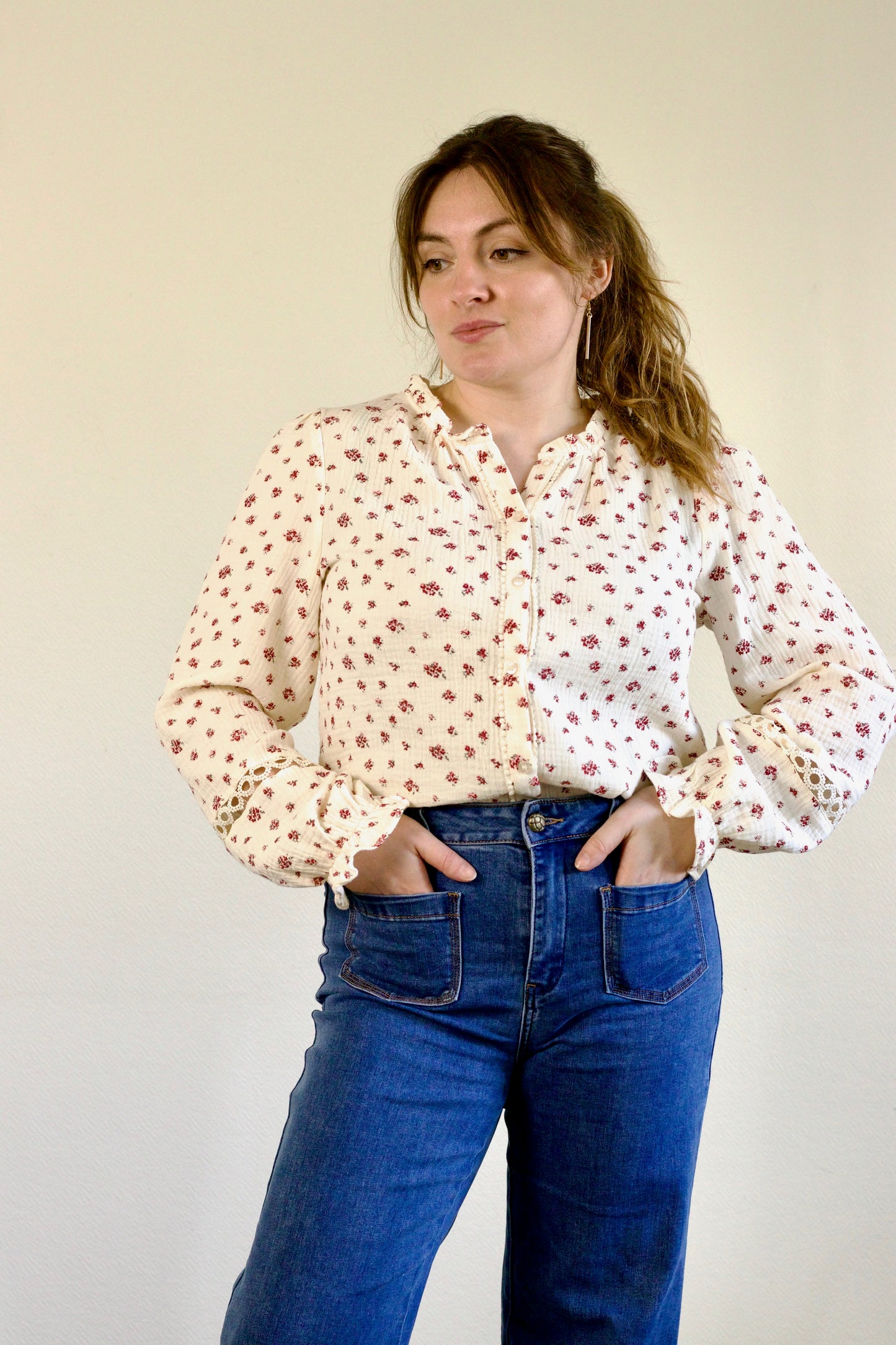 Blouse écrue à fleurs roses Doura